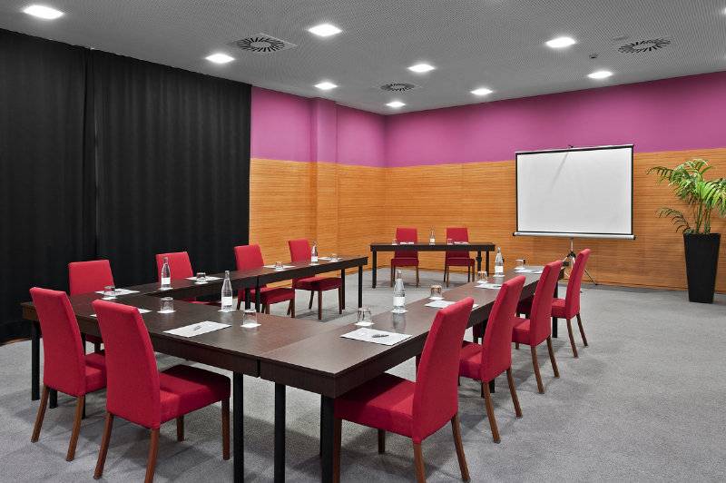 Отель Eurostars Rey Fernando