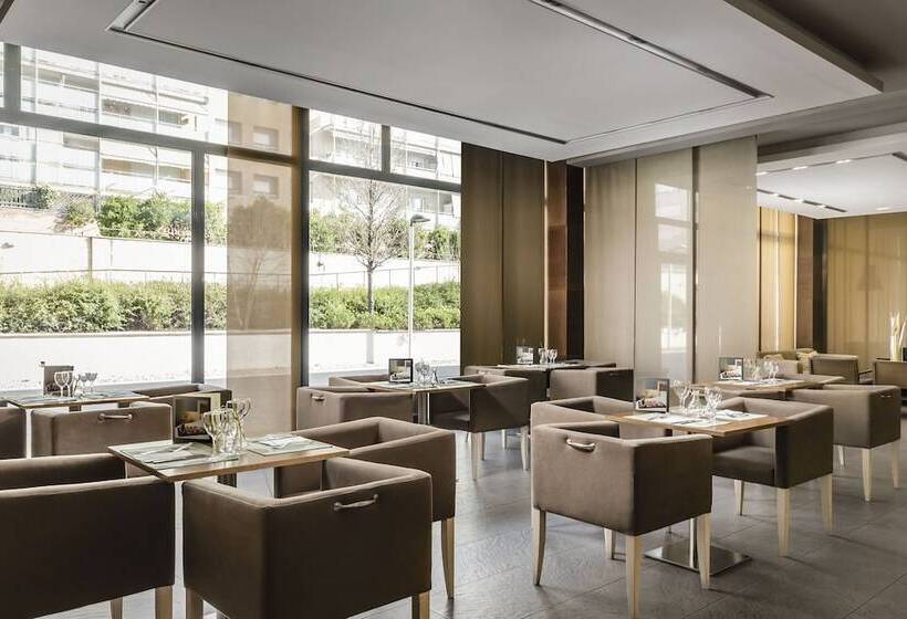 Отель Exe Barcelona Gate