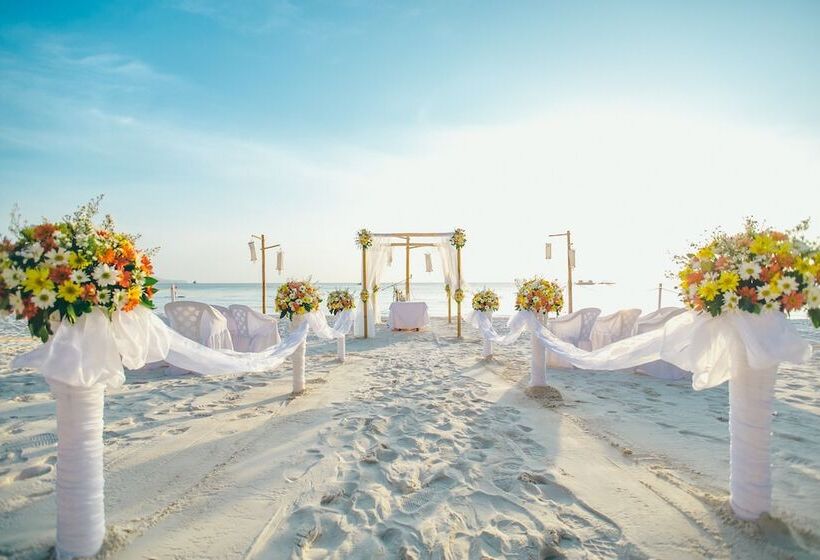 هتل Fridays Boracay Resort