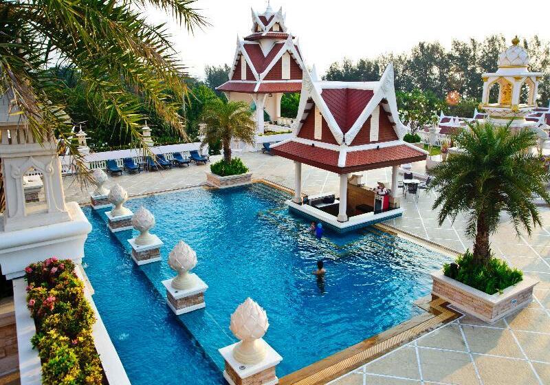 Отель Grand Pacific Sovereign Resort & Spa