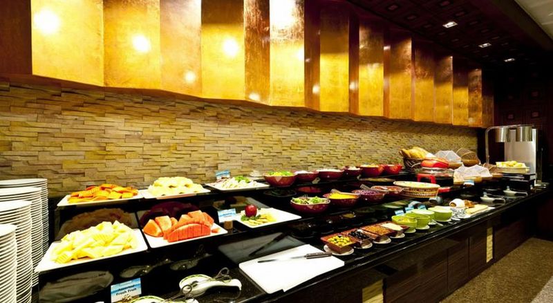 Отель Grand Pacific Sovereign Resort & Spa