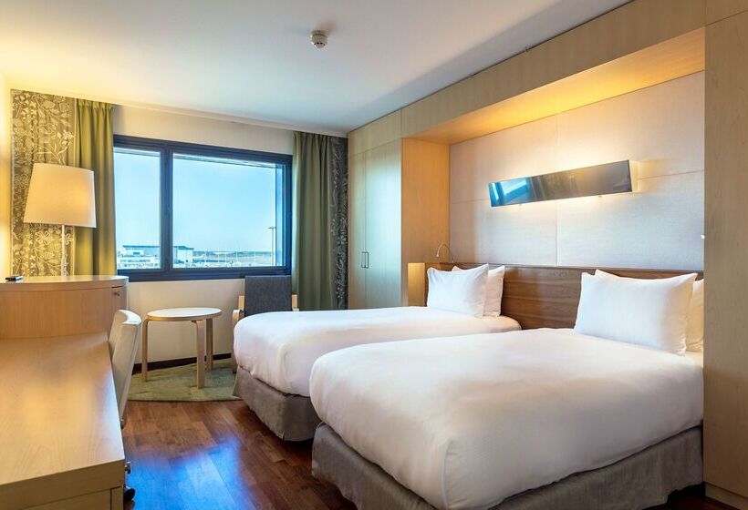 ホテル Hilton Helsinki Airport