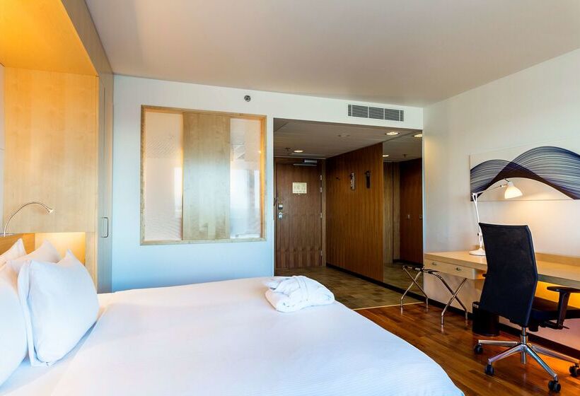 ホテル Hilton Helsinki Airport