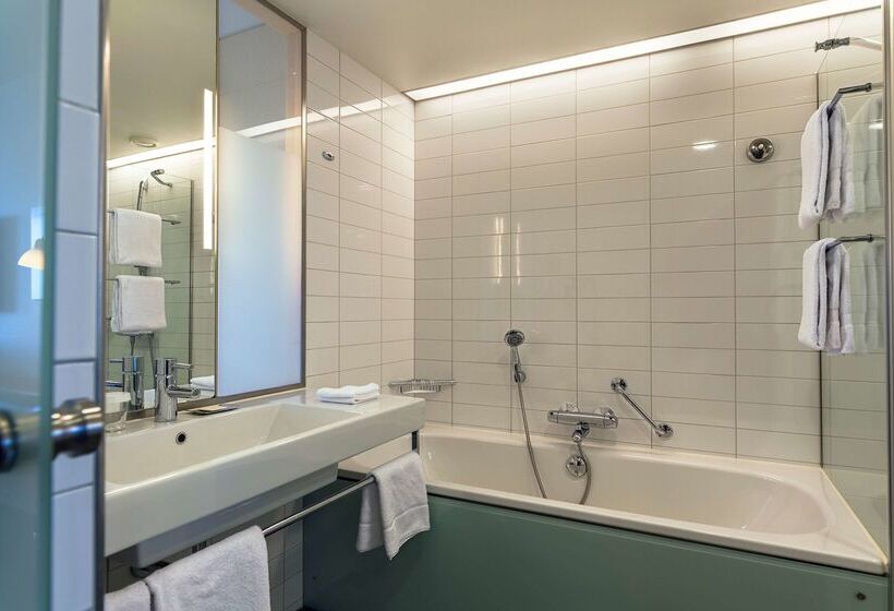 ホテル Hilton Helsinki Airport