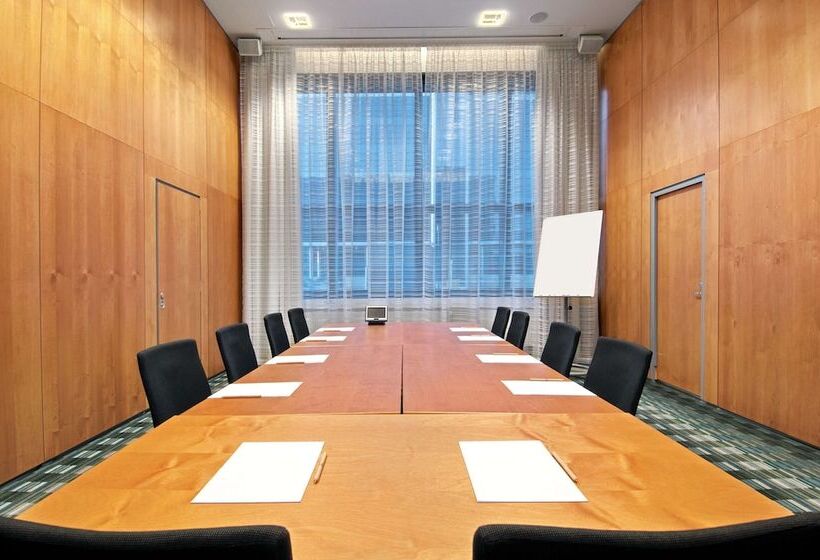 ホテル Hilton Helsinki Airport