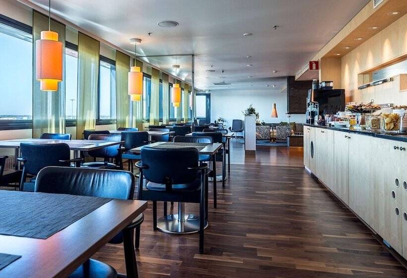 ホテル Hilton Helsinki Airport