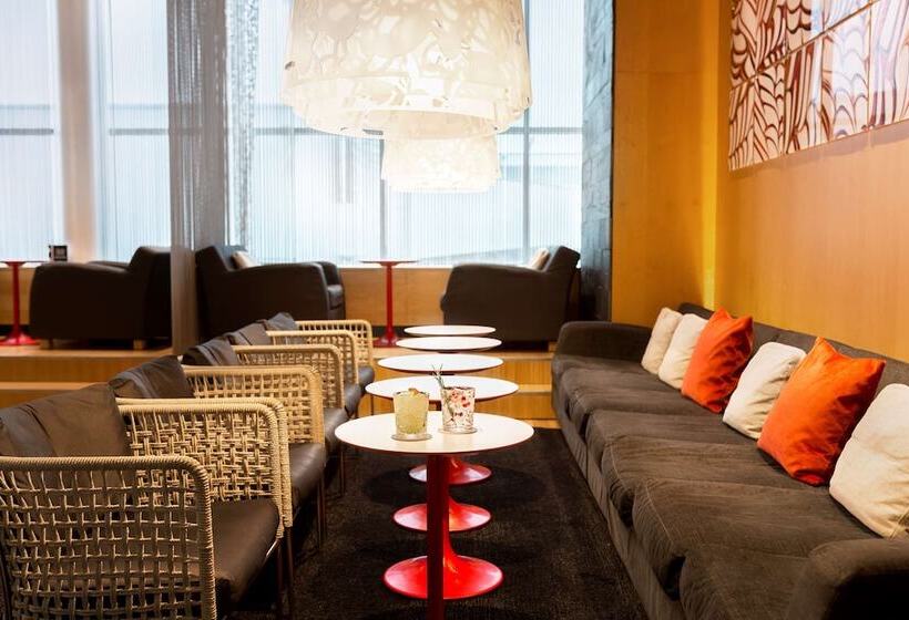 ホテル Hilton Helsinki Airport