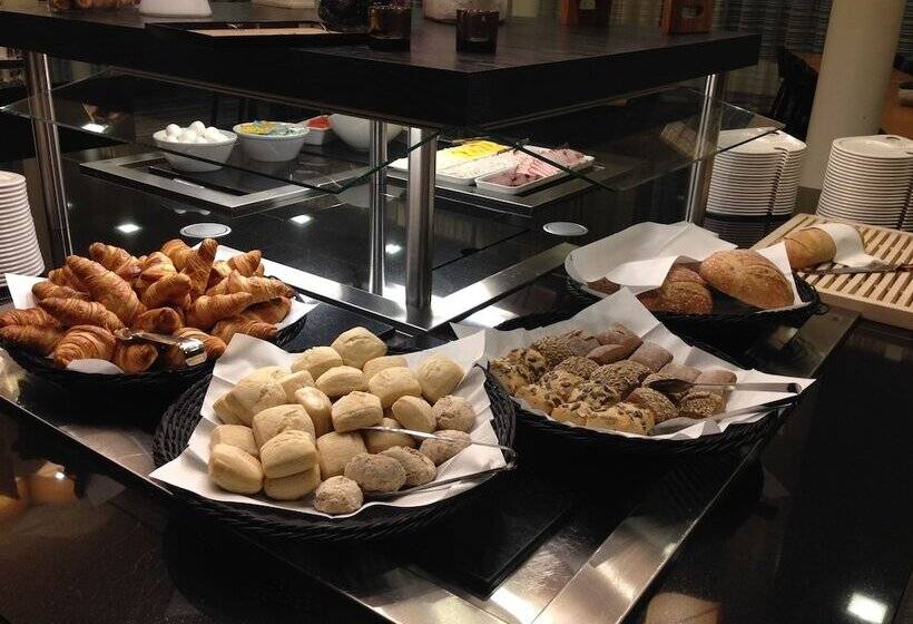 ホテル Hilton Helsinki Airport