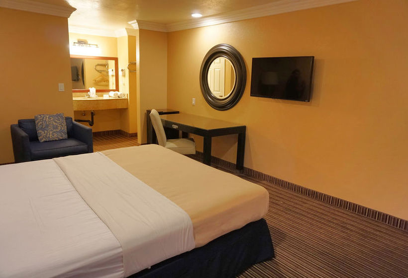 فندق Hollywood Inn Express South