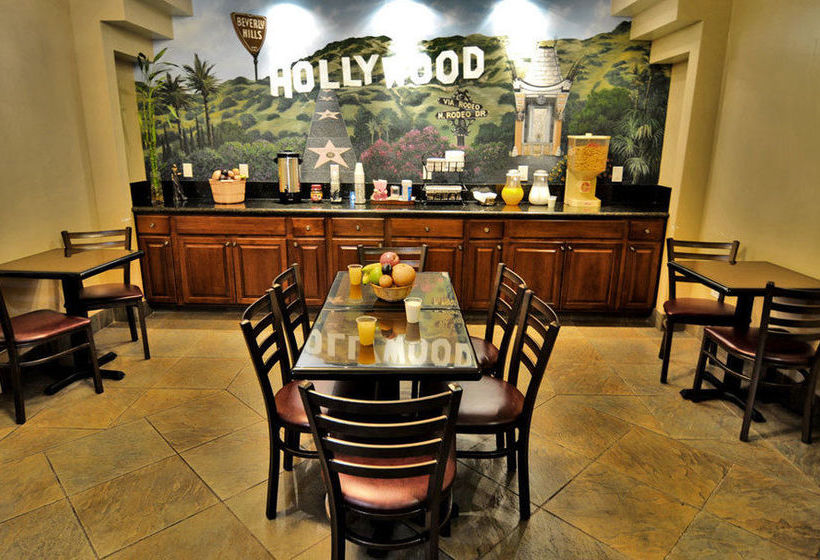 فندق Hollywood Inn Express South