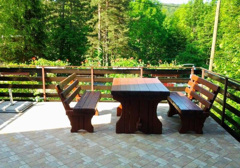 בית מלון כפרי Villa Lykos Plitvice