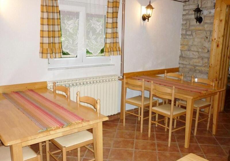 בית מלון כפרי Villa Lykos Plitvice