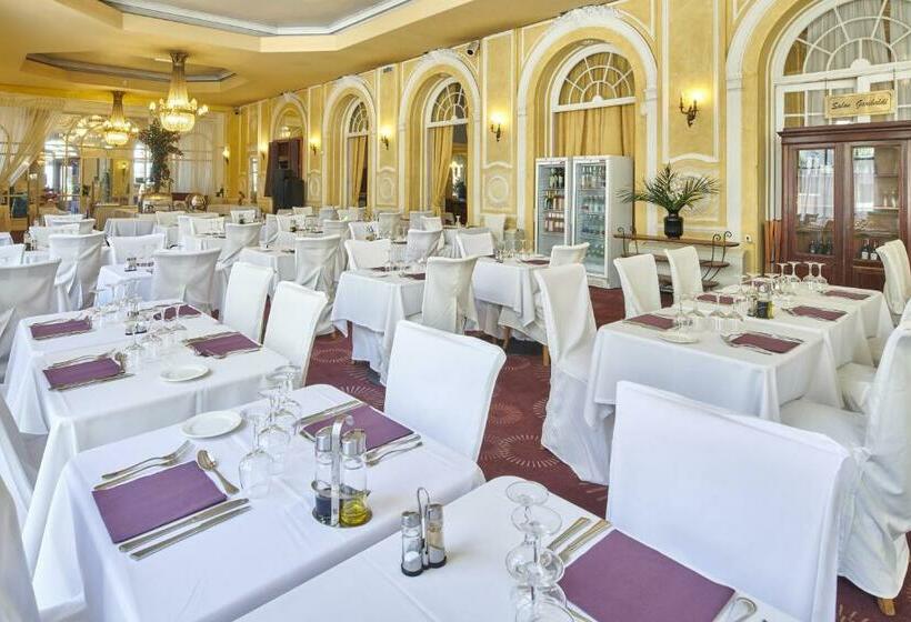 فندق Le Royal Promenade Des Anglais