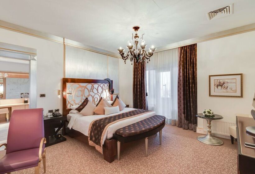 هتل Hyatt Regency Kyiv