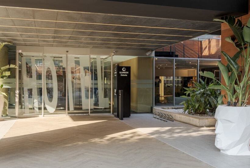 Отель Ilunion Barcelona