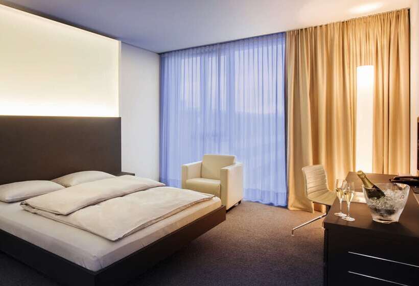 בית מלון כפרי Innside By Meliá Dusseldorf Derendorf