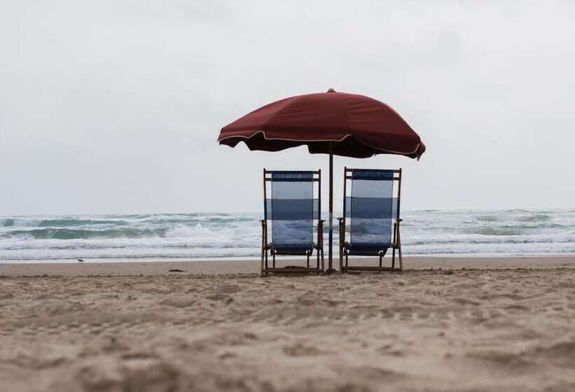 בית מלון כפרי La Copa Inn Beach