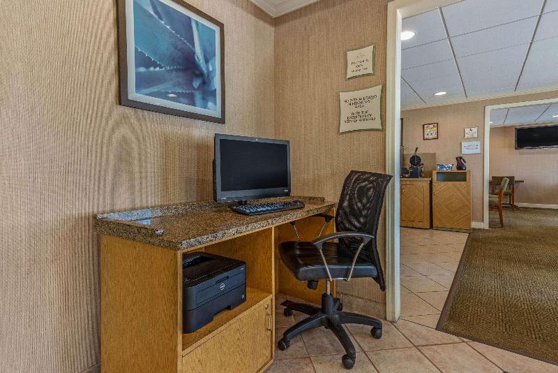 בית מלון כפרי La Quinta By Wyndham Tampa Brandon West