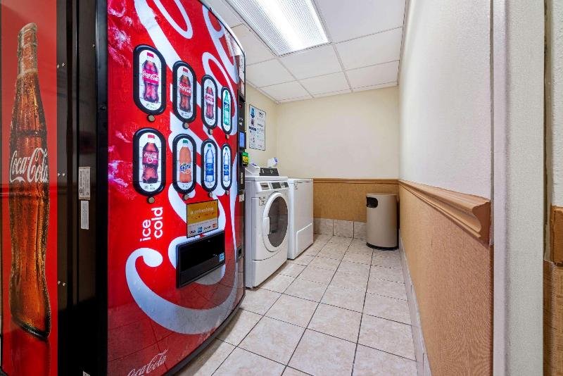 בית מלון כפרי La Quinta By Wyndham Tampa Brandon West