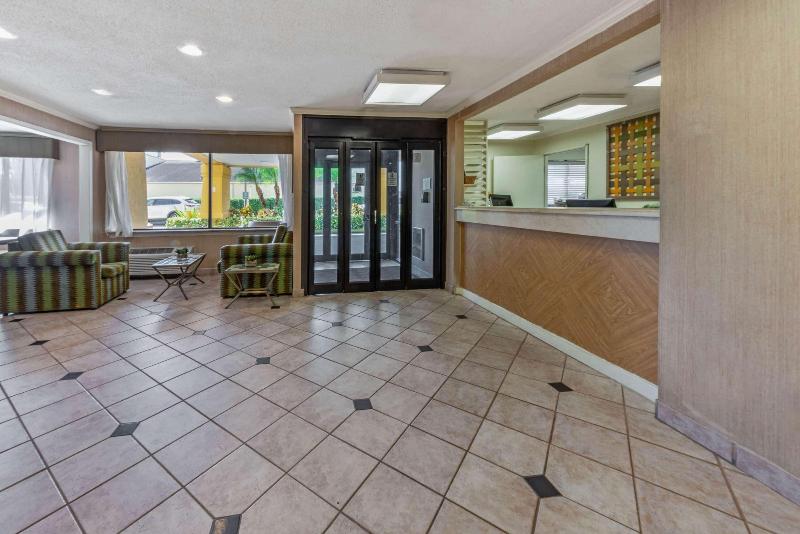 בית מלון כפרי La Quinta By Wyndham Tampa Brandon West