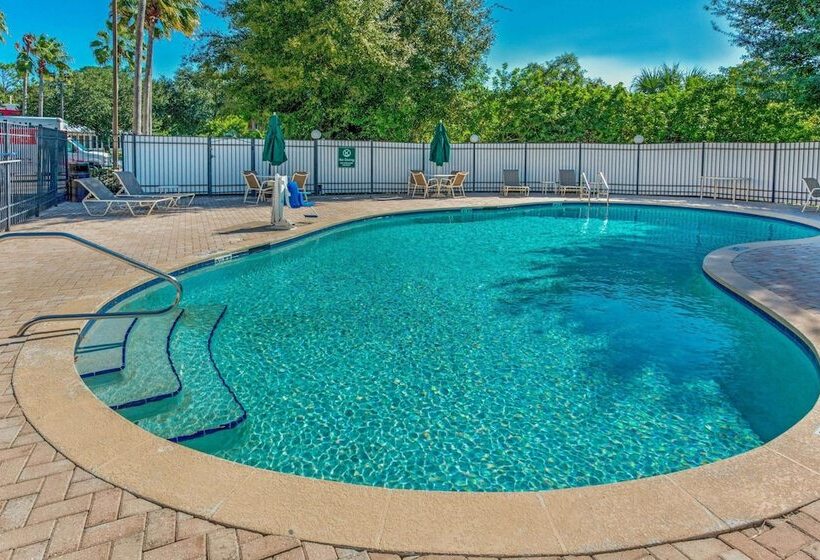 בית מלון כפרי La Quinta By Wyndham Tampa Brandon West