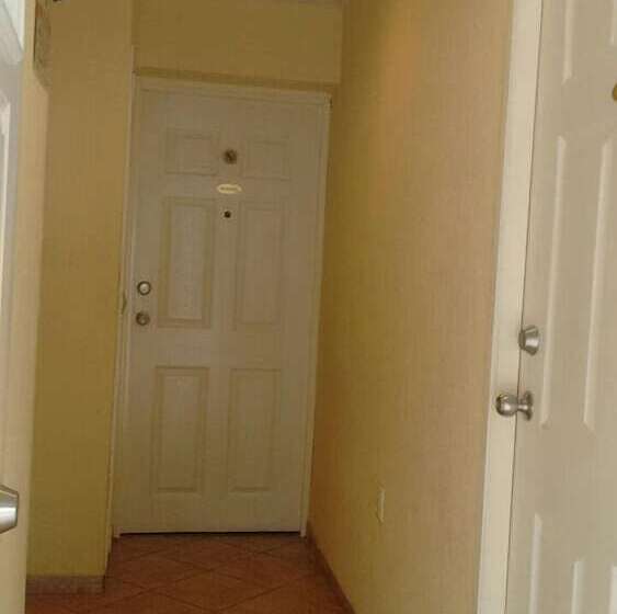 Отель Madero Suites