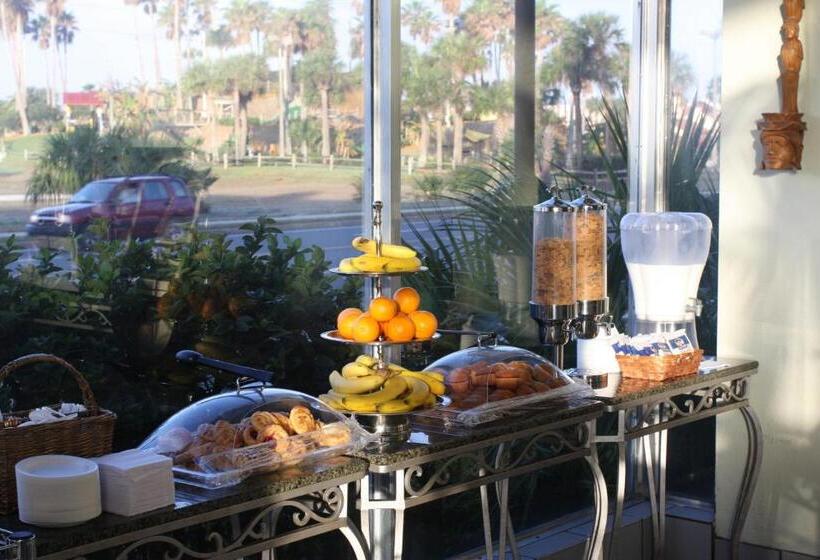 فندق Makai Beach Lodge