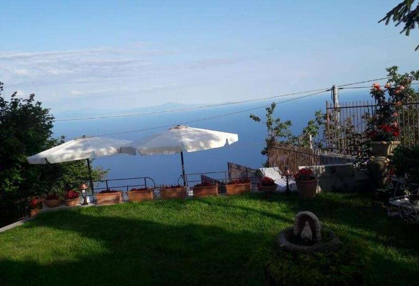 בית מלון כפרי Nido Degli Dei