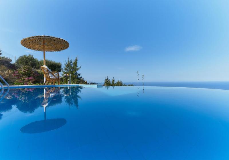 בית מלון כפרי Nymphes Luxury Apartments