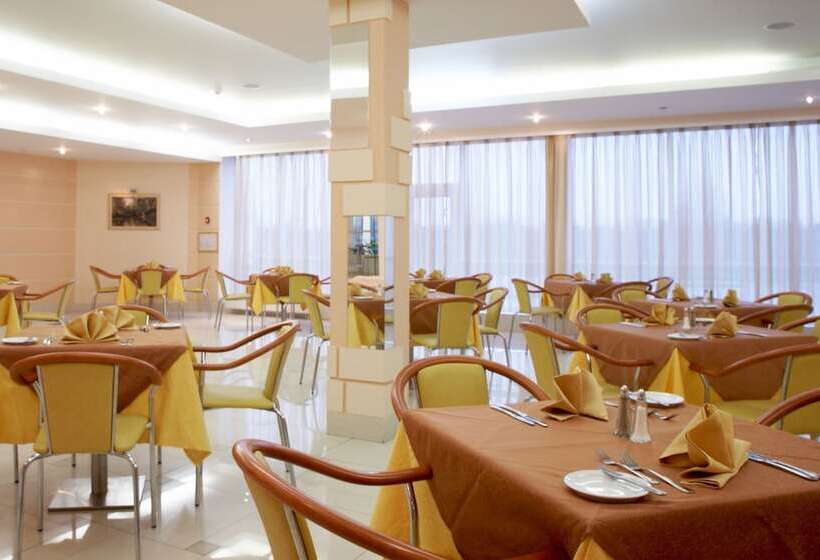 Отель Petro Sport