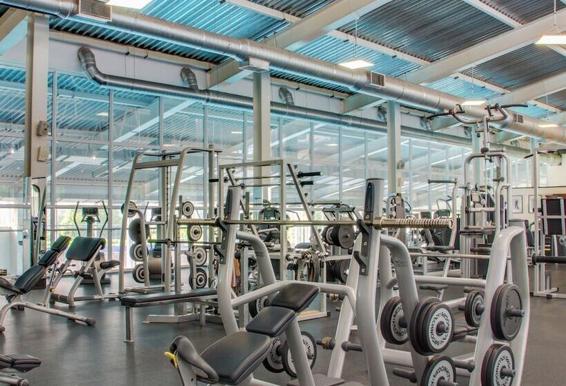 Отель Petro Sport