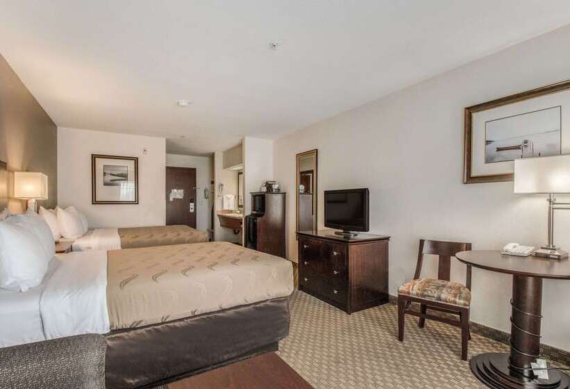 호텔 Quality Inn