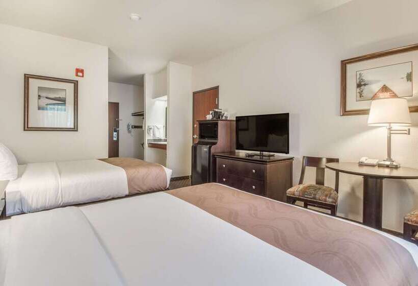 호텔 Quality Inn