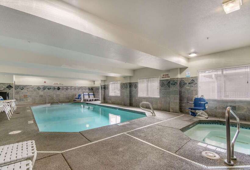 호텔 Quality Inn