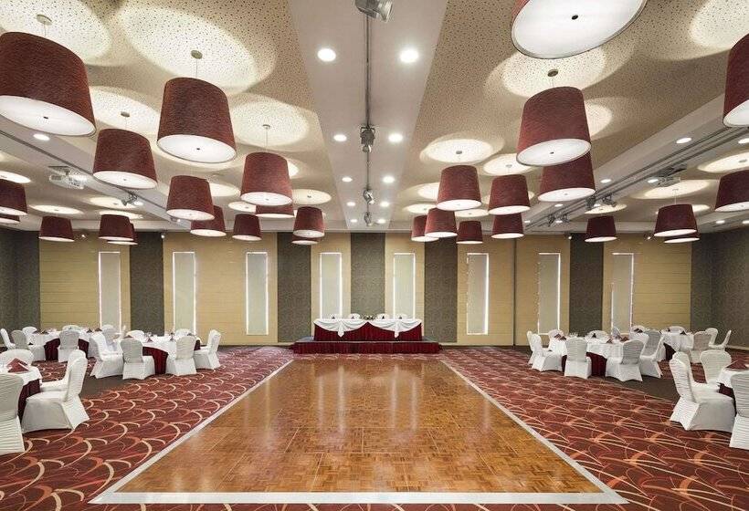 בית מלון כפרי Ramada Sibiu