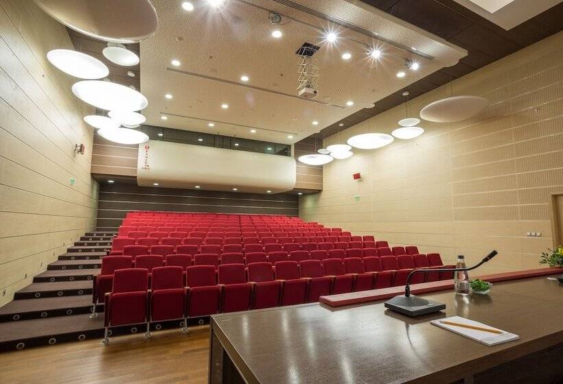 בית מלון כפרי Ramada Sibiu