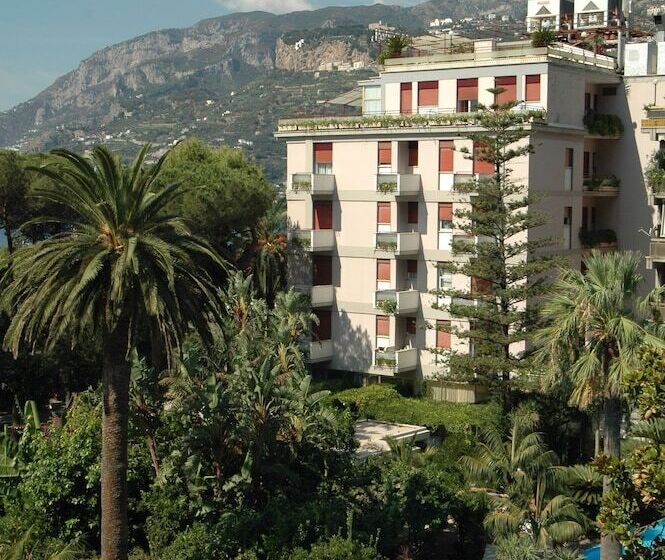 فندق Reginna Palace