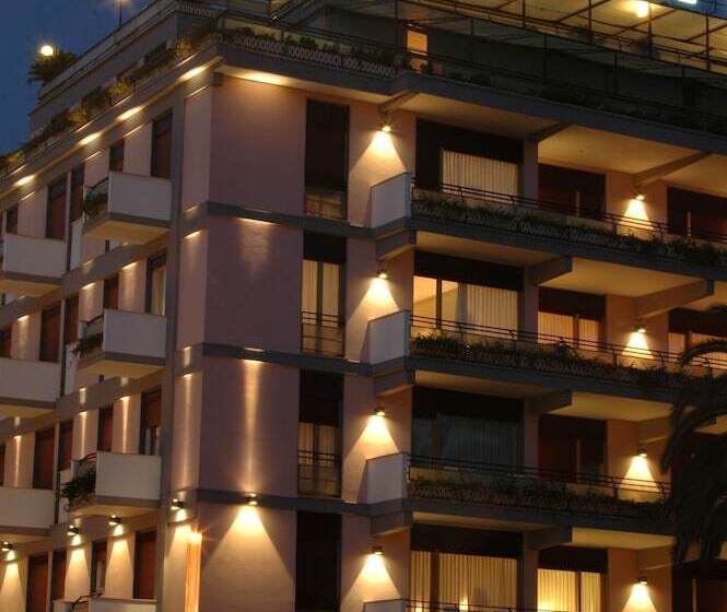 فندق Reginna Palace