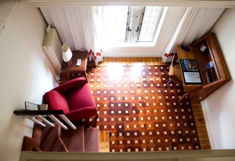 乡村酒店  Posada Santa Maria La Real