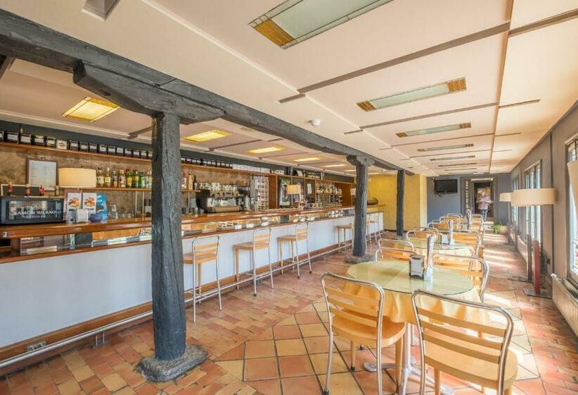 乡村酒店 Posada Santa Maria La Real