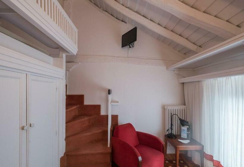 乡村酒店  Posada Santa Maria La Real