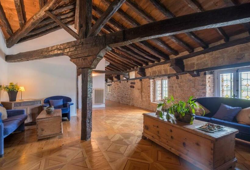 乡村酒店  Posada Santa Maria La Real