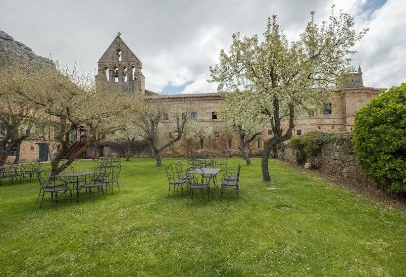 乡村酒店  Posada Santa Maria La Real