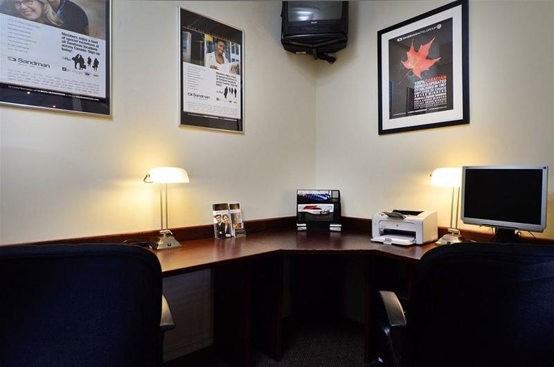 בית מלון כפרי Sandman Suites Surrey  Guildford