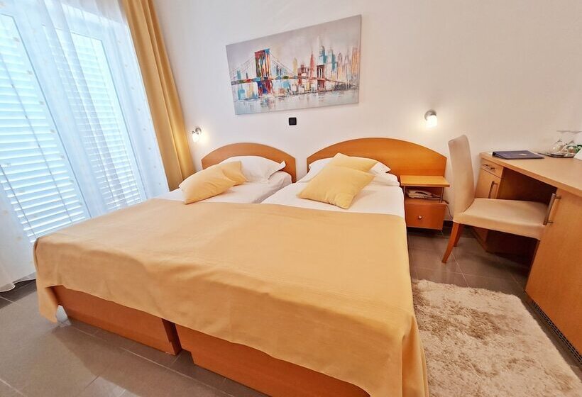 בית מלון כפרי Sunce