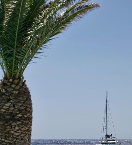 בית מלון כפרי Sunrise Beach Mykonos   A Myconian Collection