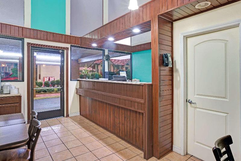 酒店 Super 8 By Wyndham Downtown Gatlinburg At Convention Center