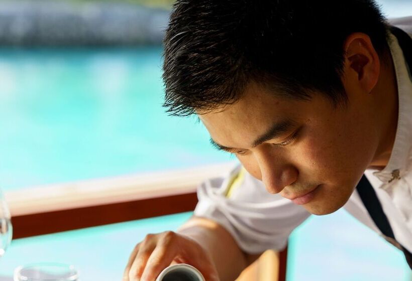 호텔 The St. Regis Bora Bora Resort