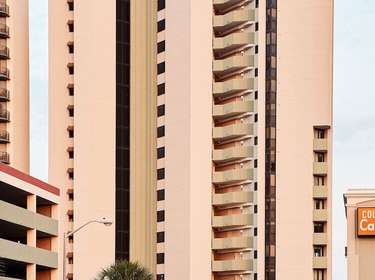 هتل The Strand  A Boutique Resort