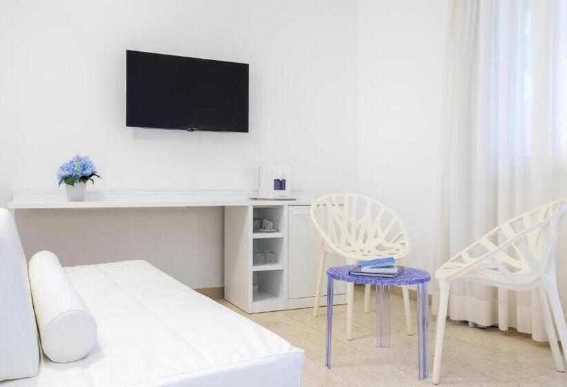 فندق Tirreno Resort